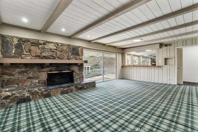 4809 Queen Victoria Road, Woodland Hills, CA 91364