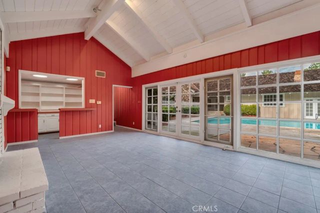 4809 Queen Victoria Road, Woodland Hills, CA 91364