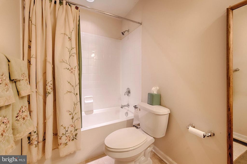 Image 33 of property listing at 2010 ROCK GLENN BLVD, Havre De Grace, MD 21078