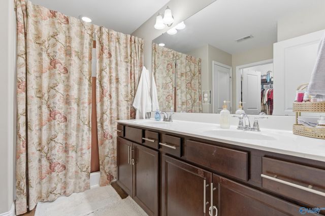 233 Olde Dogwood Trail, Priceville, AL 35603