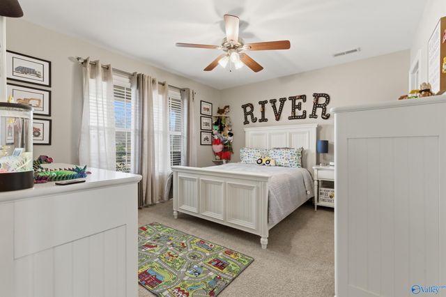 233 Olde Dogwood Trail, Priceville, AL 35603