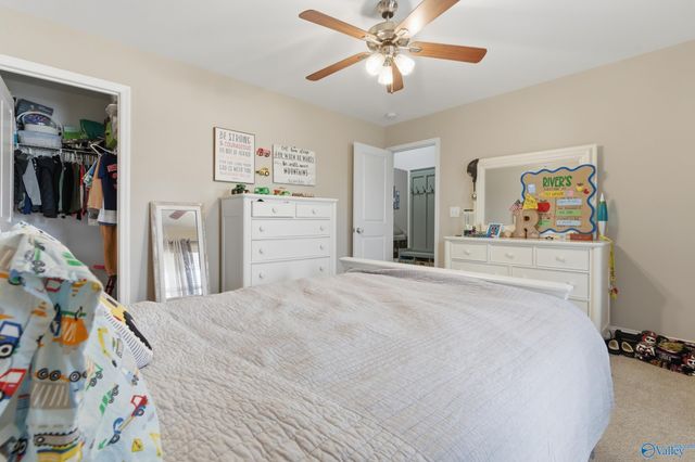 233 Olde Dogwood Trail, Priceville, AL 35603