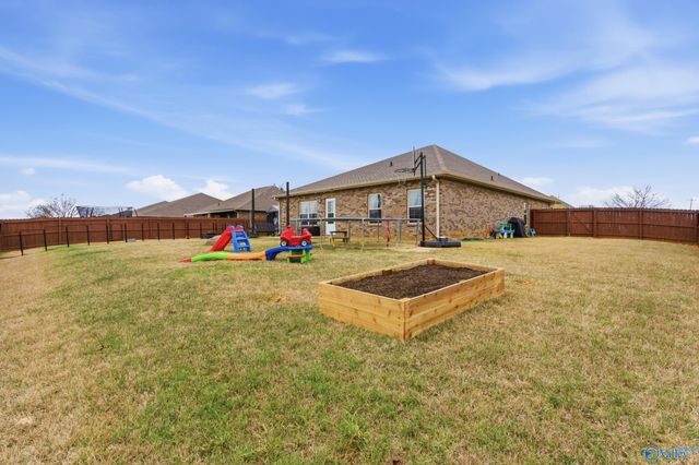 233 Olde Dogwood Trail, Priceville, AL 35603