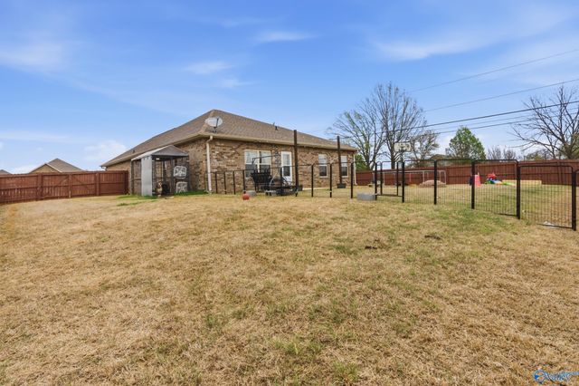 233 Olde Dogwood Trail, Priceville, AL 35603