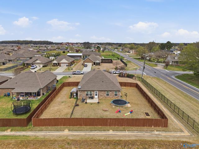 233 Olde Dogwood Trail, Priceville, AL 35603