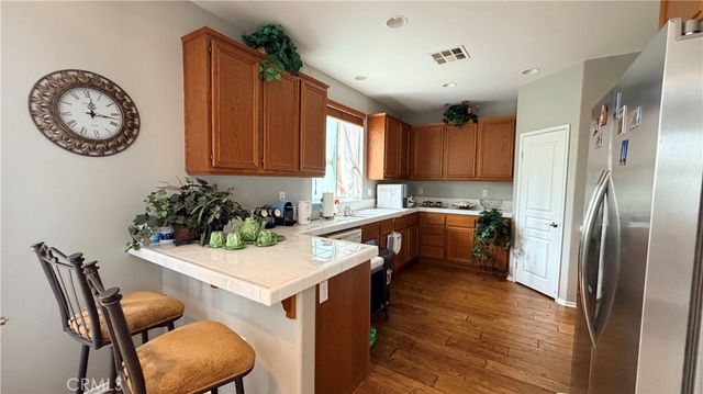 221 Furyk Way, Hemet, CA 92545