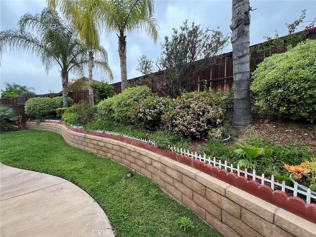 221 Furyk Way, Hemet, CA 92545