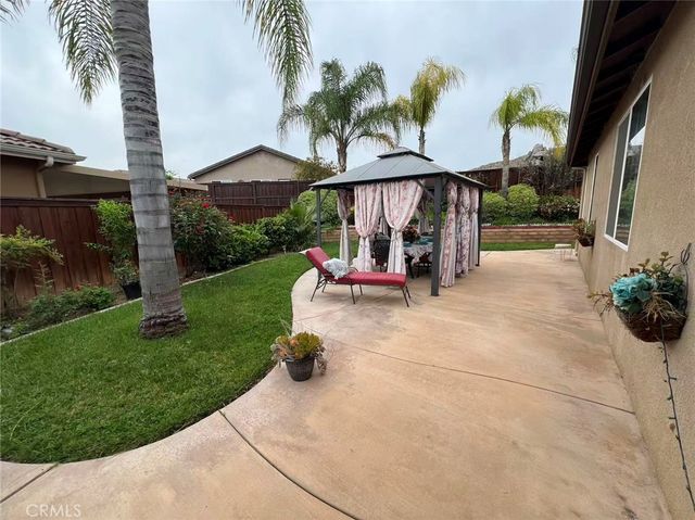 221 Furyk Way, Hemet, CA 92545