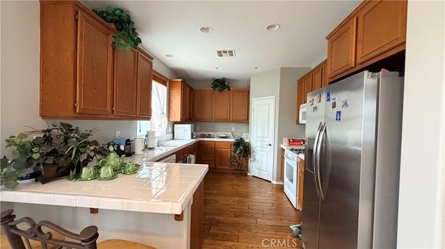 221 Furyk Way, Hemet, CA 92545