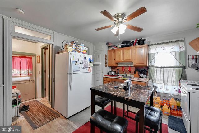 28 S ROBERTS AVE, New Holland, PA 17557