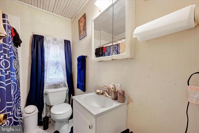 28 S ROBERTS AVE, New Holland, PA 17557