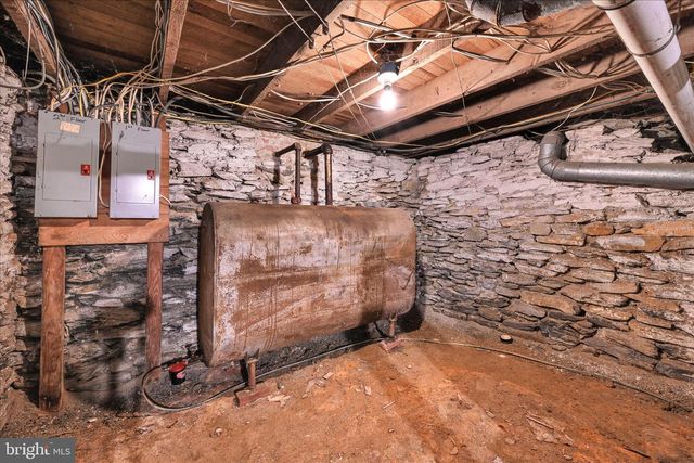 28 S ROBERTS AVE, New Holland, PA 17557