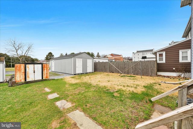 28 S ROBERTS AVE, New Holland, PA 17557