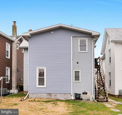 28 S ROBERTS AVE, New Holland, PA 17557