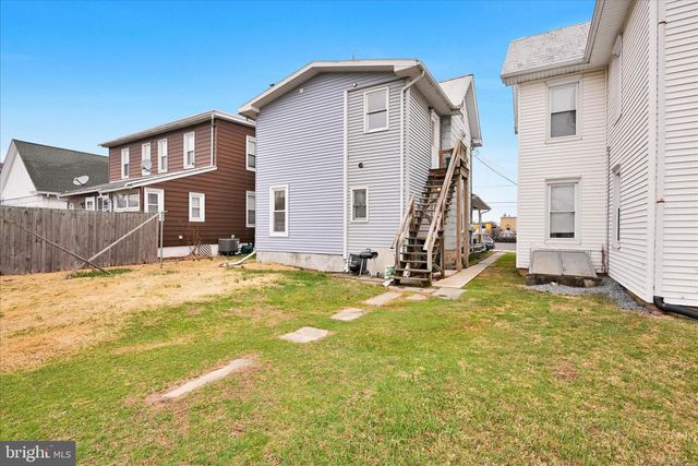 28 S ROBERTS AVE, New Holland, PA 17557