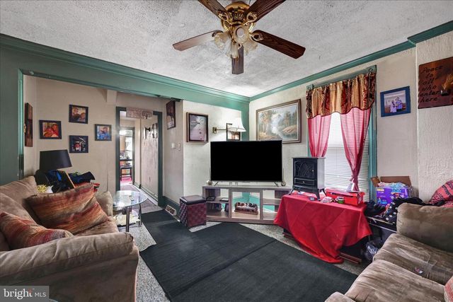 28 S ROBERTS AVE, New Holland, PA 17557