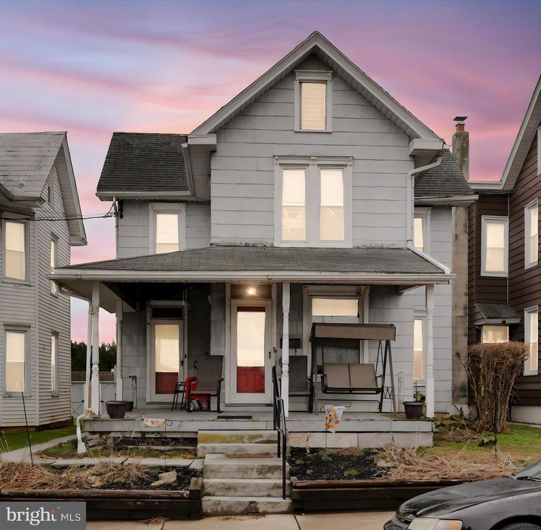 28 S ROBERTS AVE, New Holland, PA 17557