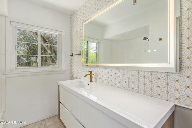 333 S Alvernon Way Apt 48, Tucson, AZ 85711