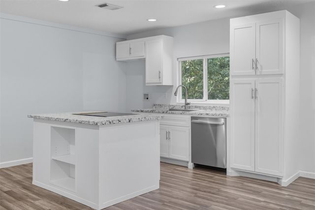 30519 Lake Circle Lane, Magnolia, TX 77354