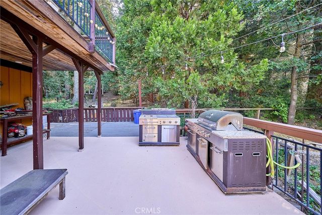 23891 Lakeview, Crestline, CA 92325