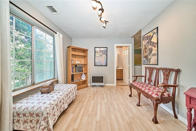 23891 Lakeview, Crestline, CA 92325