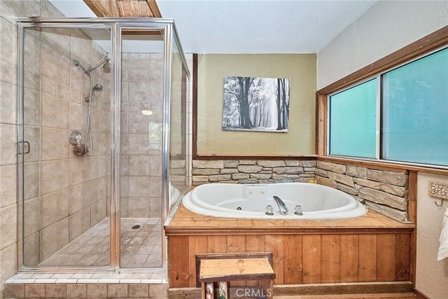 23891 Lakeview, Crestline, CA 92325