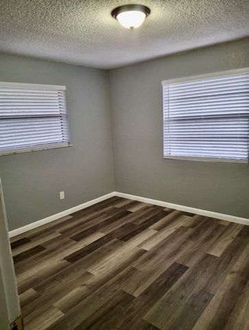 910 Wagner Place 1, Fort Pierce, FL 34982