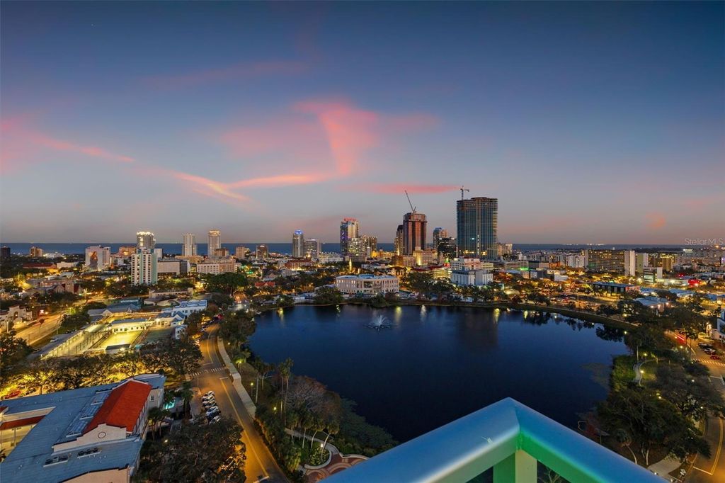 Image 22 of property listing at 777 3RD AVENUE N 1106, St Petersburg, FL 33701