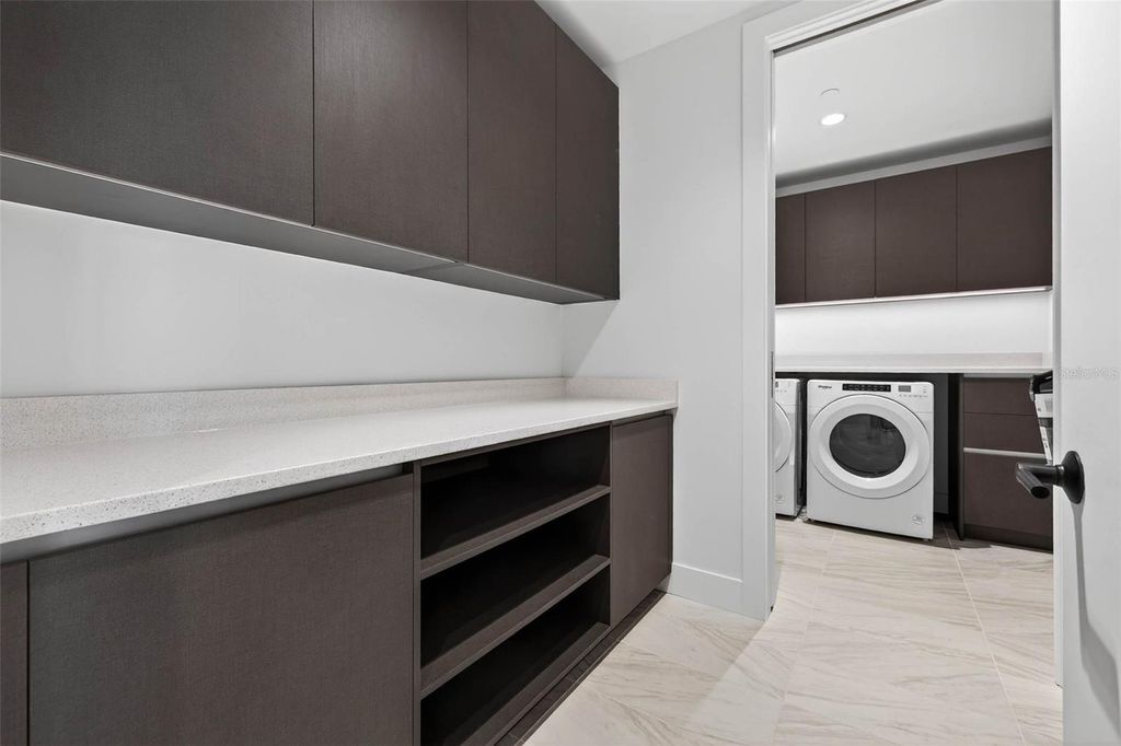 Image 32 of property listing at 777 3RD AVENUE N 1106, St Petersburg, FL 33701