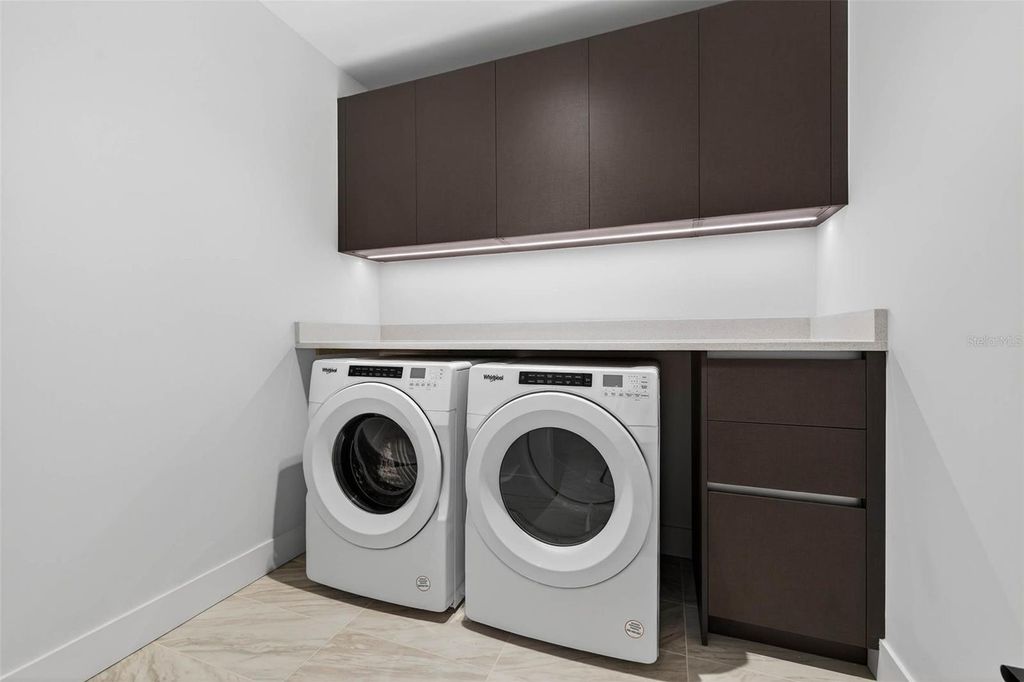 Image 33 of property listing at 777 3RD AVENUE N 1106, St Petersburg, FL 33701