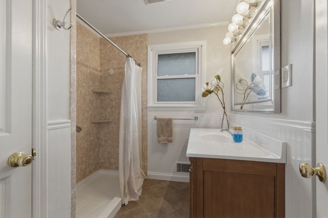 8310 Luree Ln, Hermitage, TN 37076