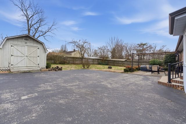 8310 Luree Ln, Hermitage, TN 37076