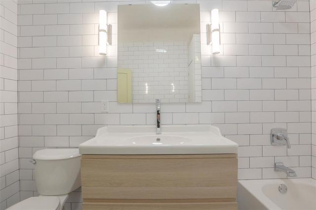 1013 E 26th Street, Houston, TX 77009