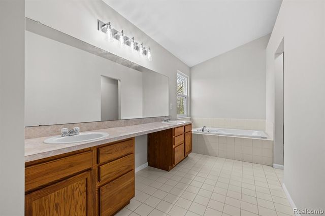 43529 S Timberview Drive, Van Buren, MI 48111