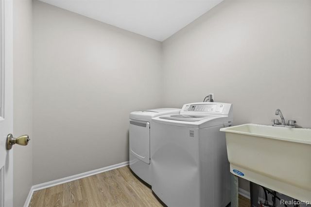 43529 S Timberview Drive, Van Buren, MI 48111