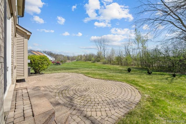 43529 S Timberview Drive, Van Buren, MI 48111