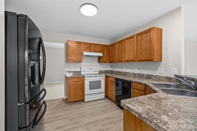 43529 S Timberview Drive, Van Buren, MI 48111