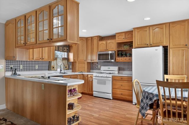 20 Fairfield Road, East Brunswick, NJ 08816