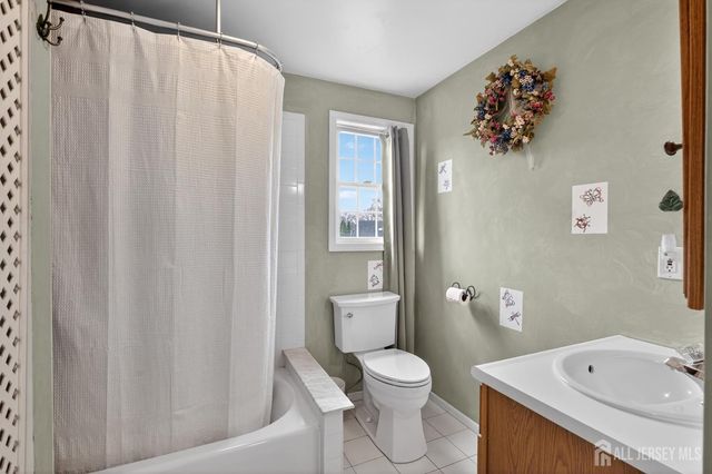20 Fairfield Road, East Brunswick, NJ 08816