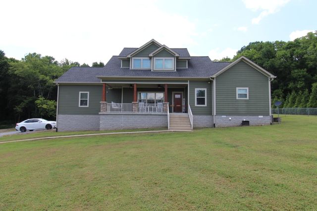 725 Lick Creek Rd, Hartsville, TN 37074