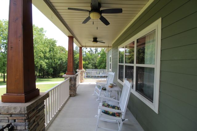 725 Lick Creek Rd, Hartsville, TN 37074