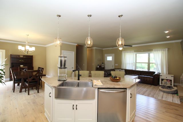 725 Lick Creek Rd, Hartsville, TN 37074