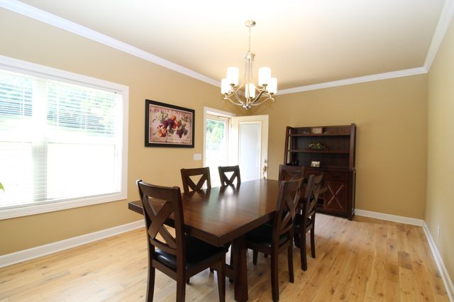 725 Lick Creek Rd, Hartsville, TN 37074