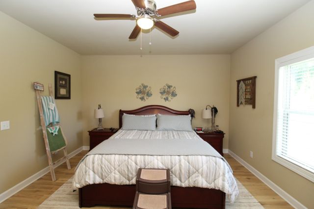 725 Lick Creek Rd, Hartsville, TN 37074