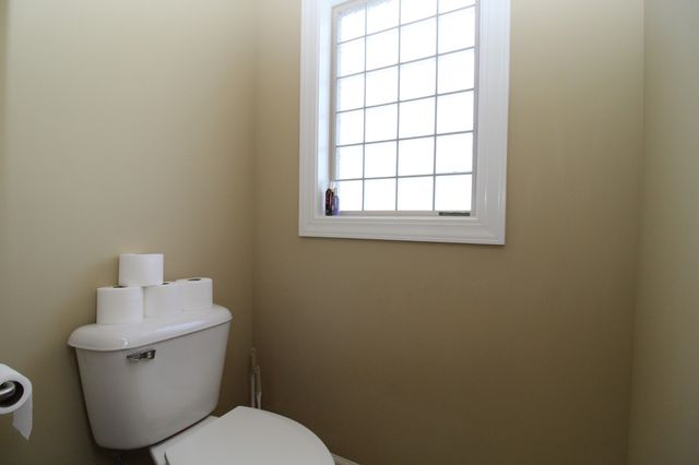 725 Lick Creek Rd, Hartsville, TN 37074