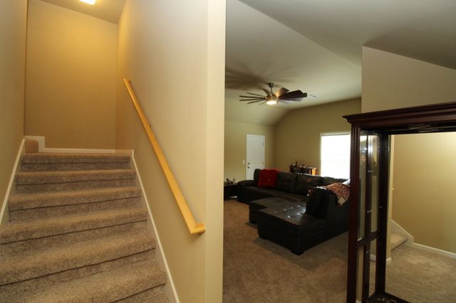 725 Lick Creek Rd, Hartsville, TN 37074