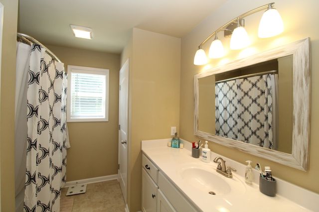 725 Lick Creek Rd, Hartsville, TN 37074