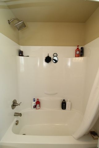 725 Lick Creek Rd, Hartsville, TN 37074