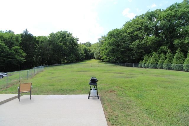 725 Lick Creek Rd, Hartsville, TN 37074