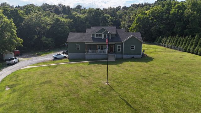 725 Lick Creek Rd, Hartsville, TN 37074